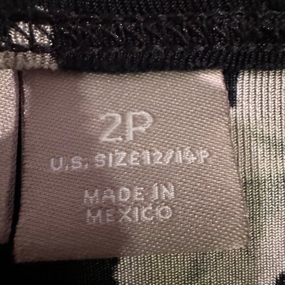 Chicos Travelers Floral 3/4 Sleeve Black & Red Top Size 2P US 12/14 Petite - Picture 6 of 7